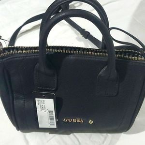 NWT Guess black purse